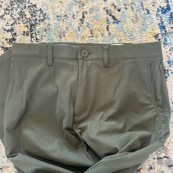 Men’s FLX‎ Premium Flat Front Lightweight Pants 30x30 Olive Green - Picture 3 of 6